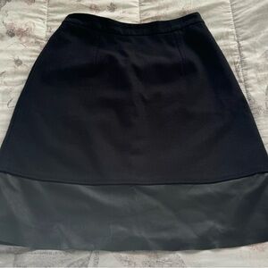Sinclaire 10 black wool blend lamb l trim lined skirt, size 2 quiet luxury